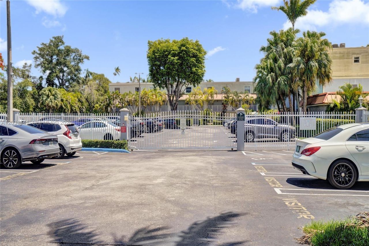 4600 SW 67 Ave , Unit 107, Miami, FL 33155 Photo