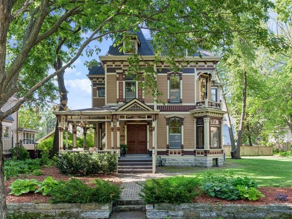 422 Laurel Avenue, Saint Paul, MN 55102