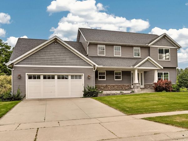 1720 Kerry Drive NE, Rochester, MN 55906