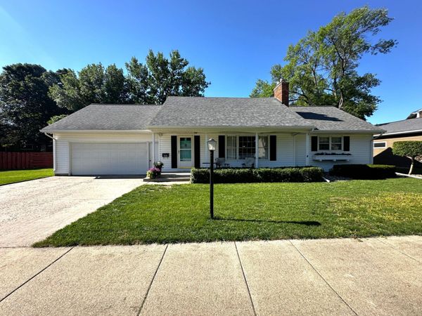 506 E Lyon Street, Marshall, MN 56258