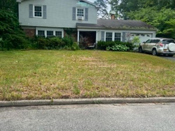 9 Willowood Lane , Coram, NY 11727