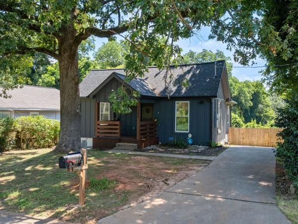 2352 Herring Road , Atlanta, GA 30311