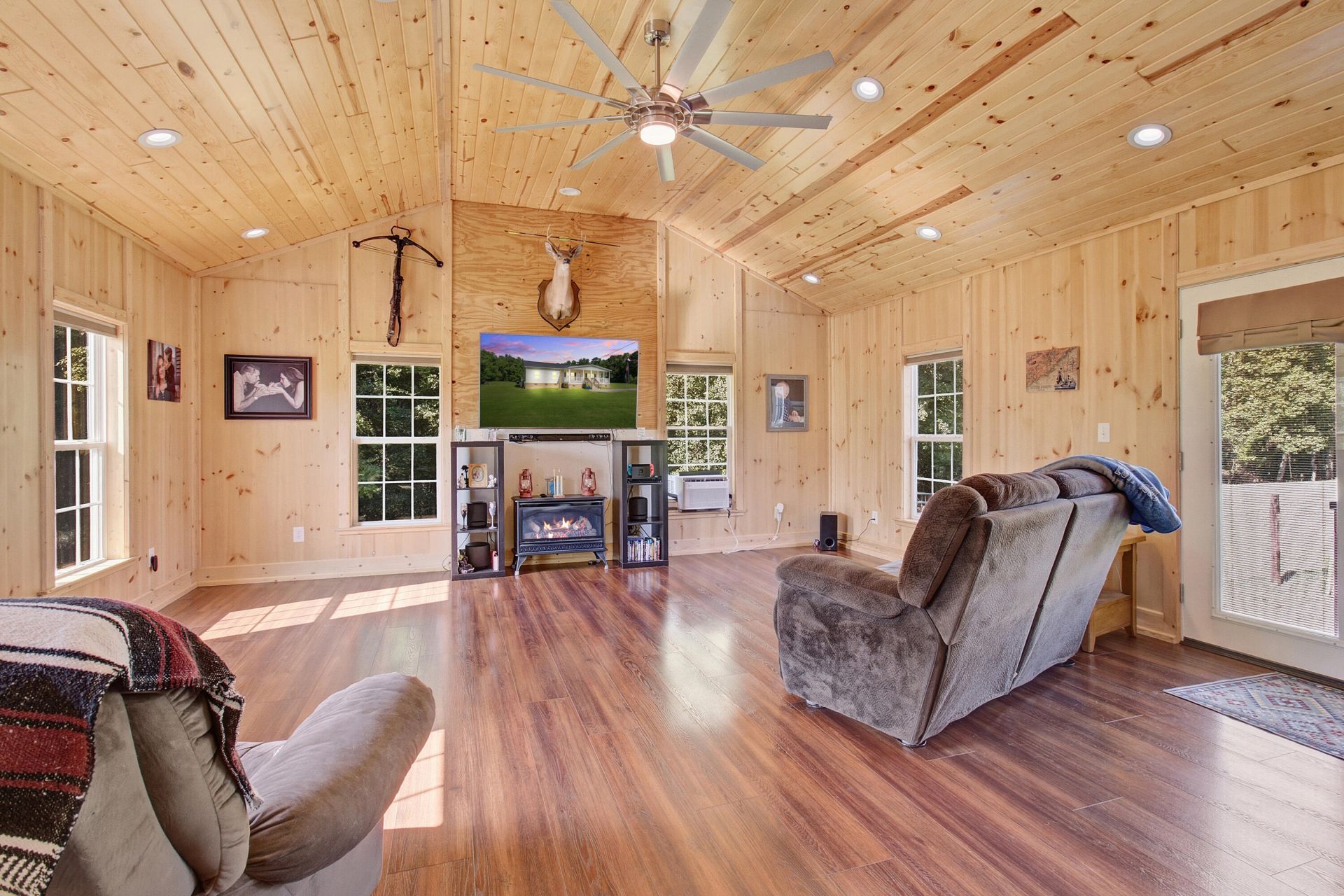 120 Godfrey Lane Photo 20