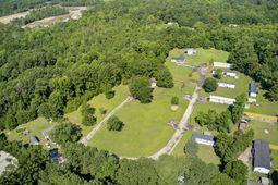 120 Godfrey Lane photo 4