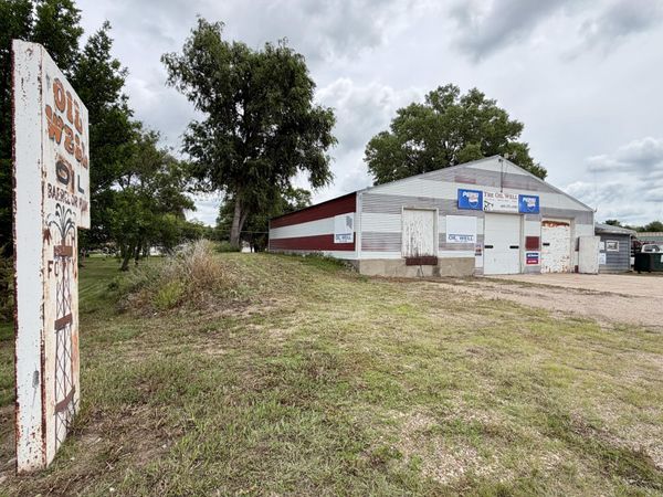 1450 Dakota Ave N, Huron, SD 57350