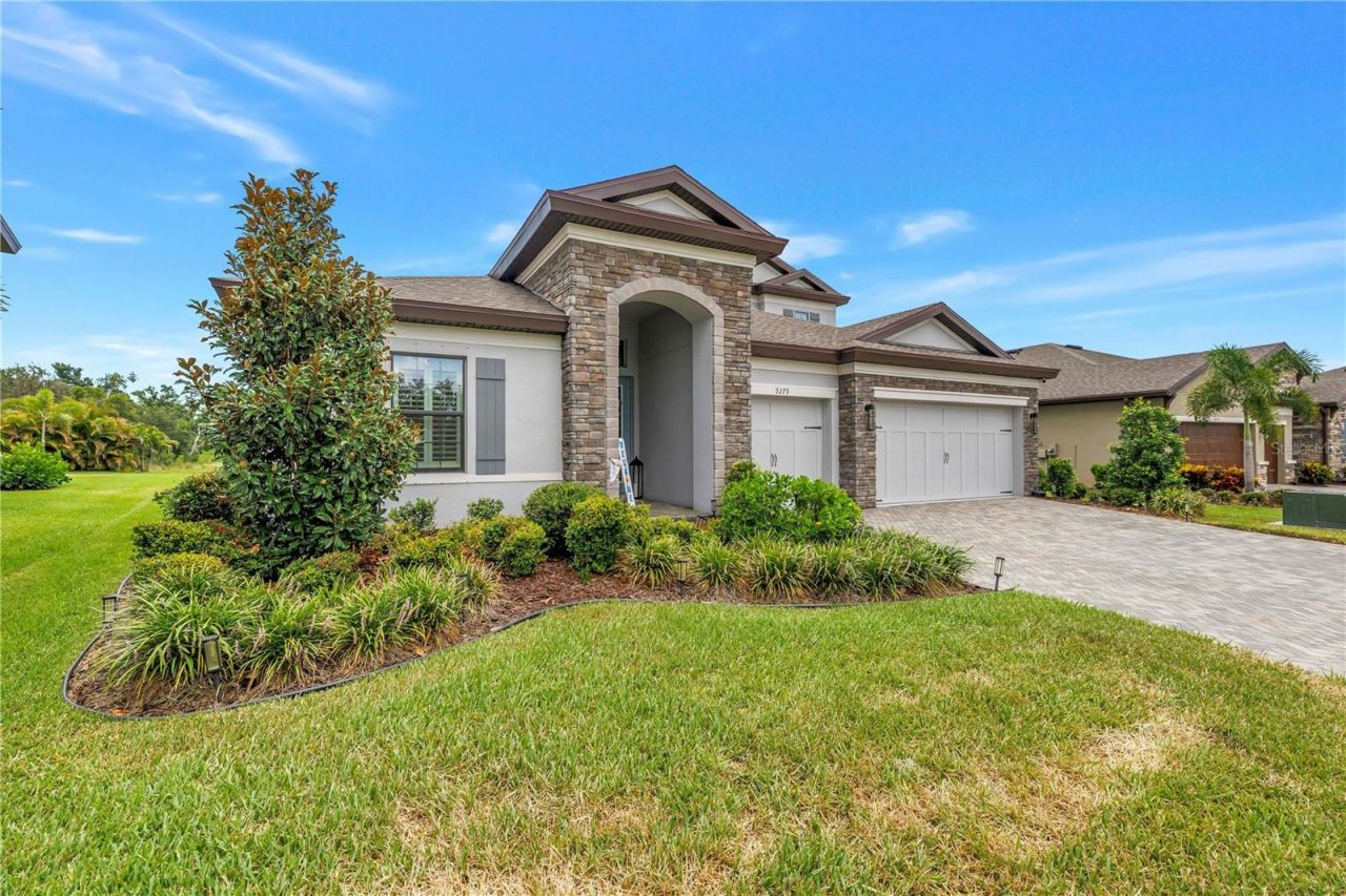 9279 Warm Springs Circle, Parrish, FL 34219 Main Photo