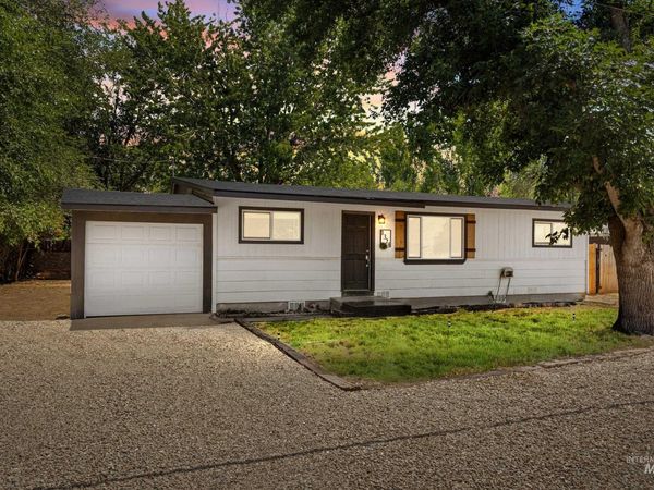 1324 Bonneville St, Nampa, ID 83651