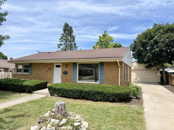 1010 Shorecrest DRIVE, Racine, WI 53402
