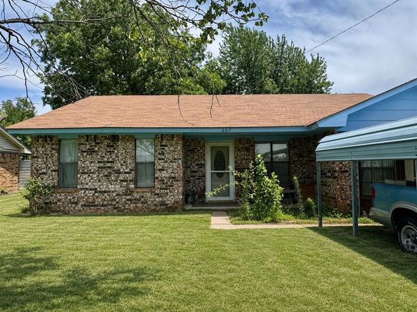 607 SE 4th Street, Anadarko, OK 73005