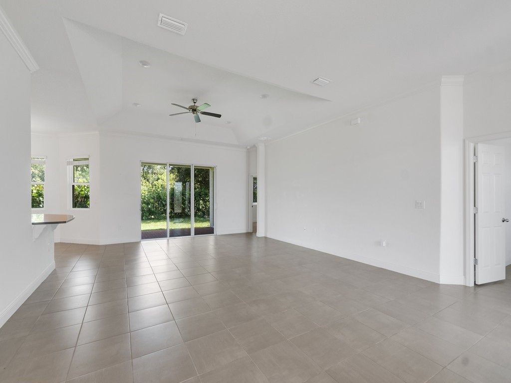 2545 Saint Lucia Circle, Vero Beach, FL 32967 Photo