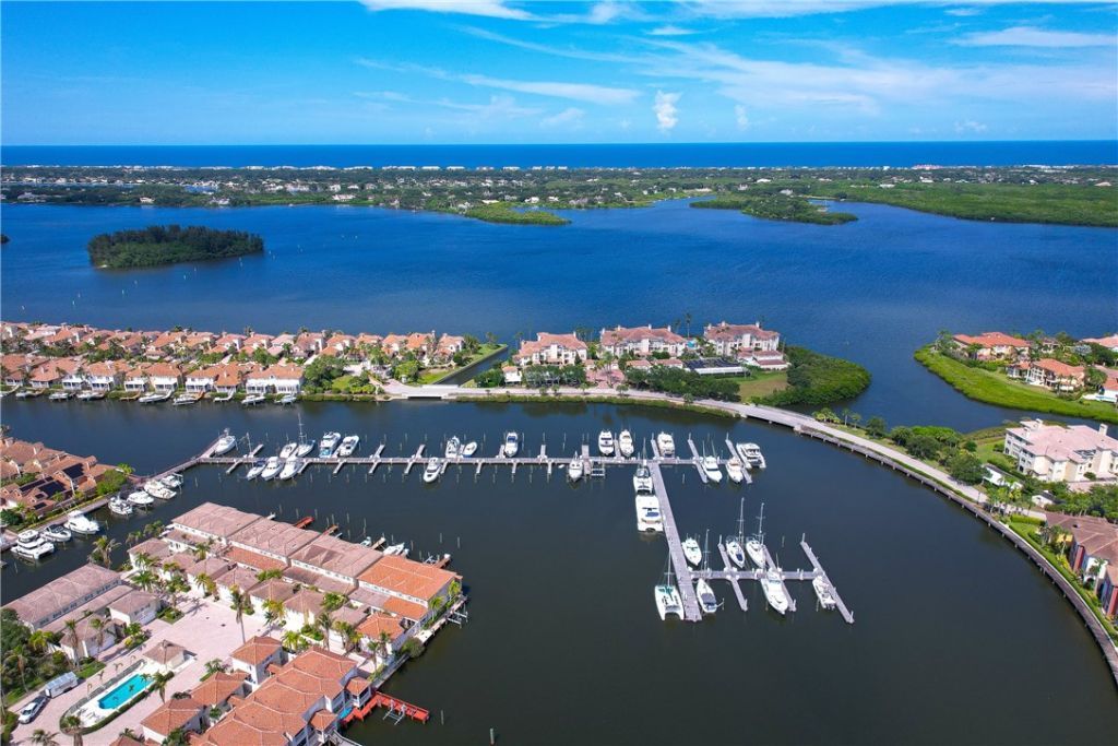 1726 Victoria Circle, Vero Beach, FL 32967 Photo
