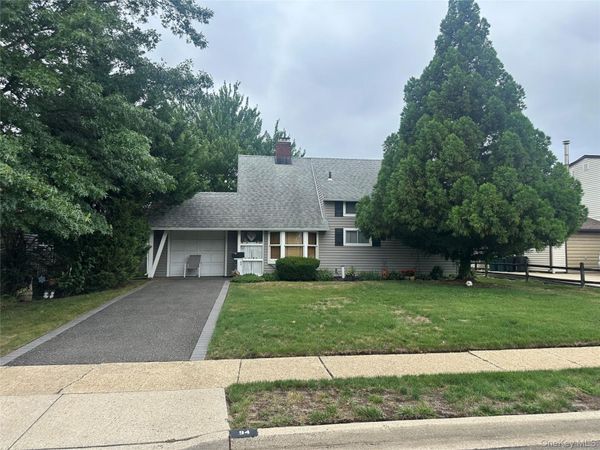 94 Willowood Drive , Wantagh, NY 11793