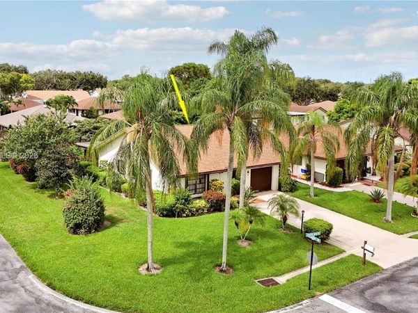 3449 Shadow Wood Dr , Green Acres, FL 33463