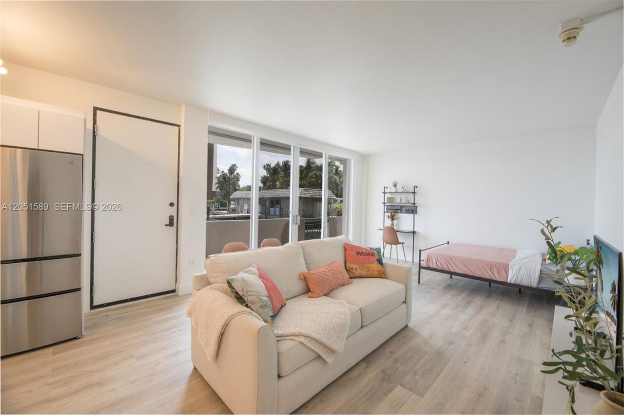 770 NE 69th St , Unit 1C, Miami, FL 33138 Photo