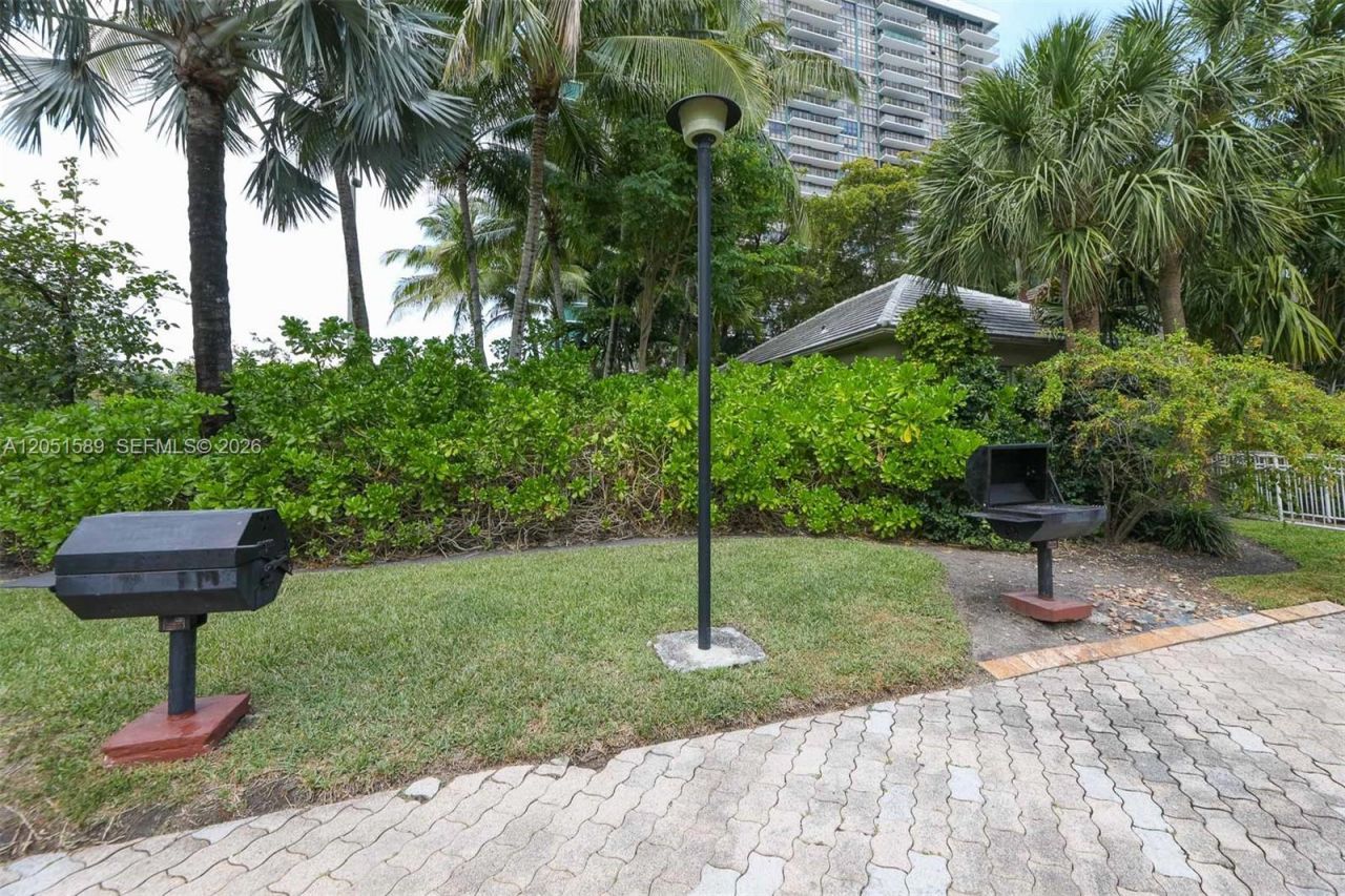 770 NE 69th St , Unit 1C, Miami, FL 33138 Photo