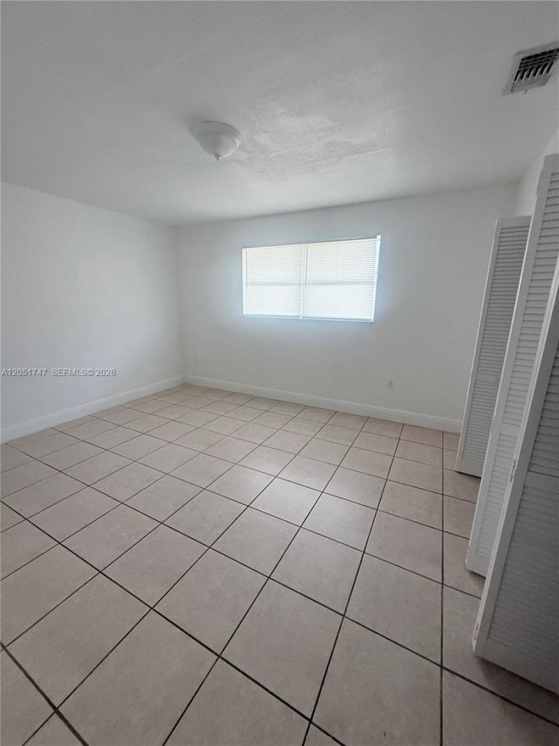 1990 NW 183rd St , Unit 5, Miami Gardens, FL 33056 Photo