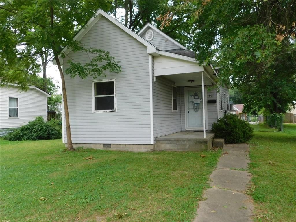 807 W 5th Street, Pittsburg, KS 66762 Main Photo