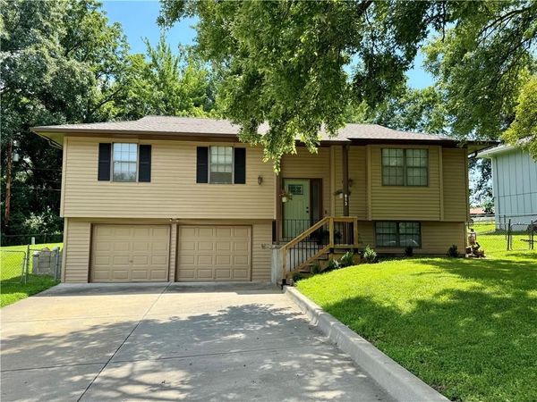 913 Josela Court, Leavenworth, KS 66048