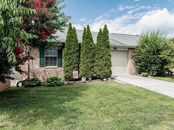 369 Hawthorne Oaks Way, Powell, TN 37849