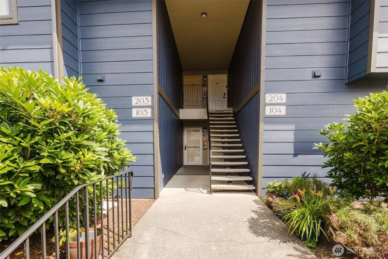 3580 Narrows View Lane Ne, Unit 103, Bremerton, WA 98310