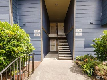 3580 Narrows View Lane NE, Unit 103, Bremerton, WA 98310