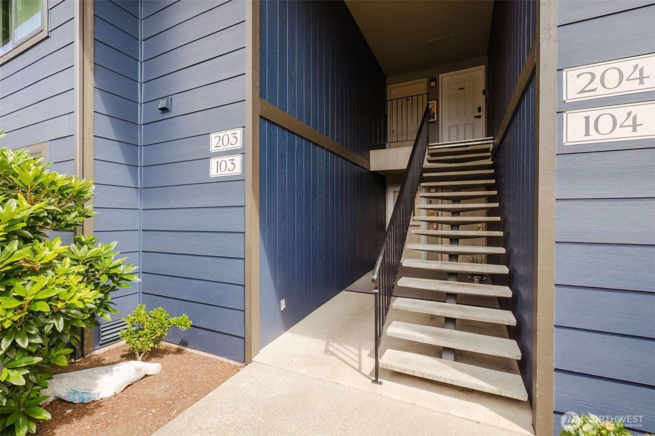 3580 Narrows View Lane Ne, Unit 103, Bremerton, WA 98310