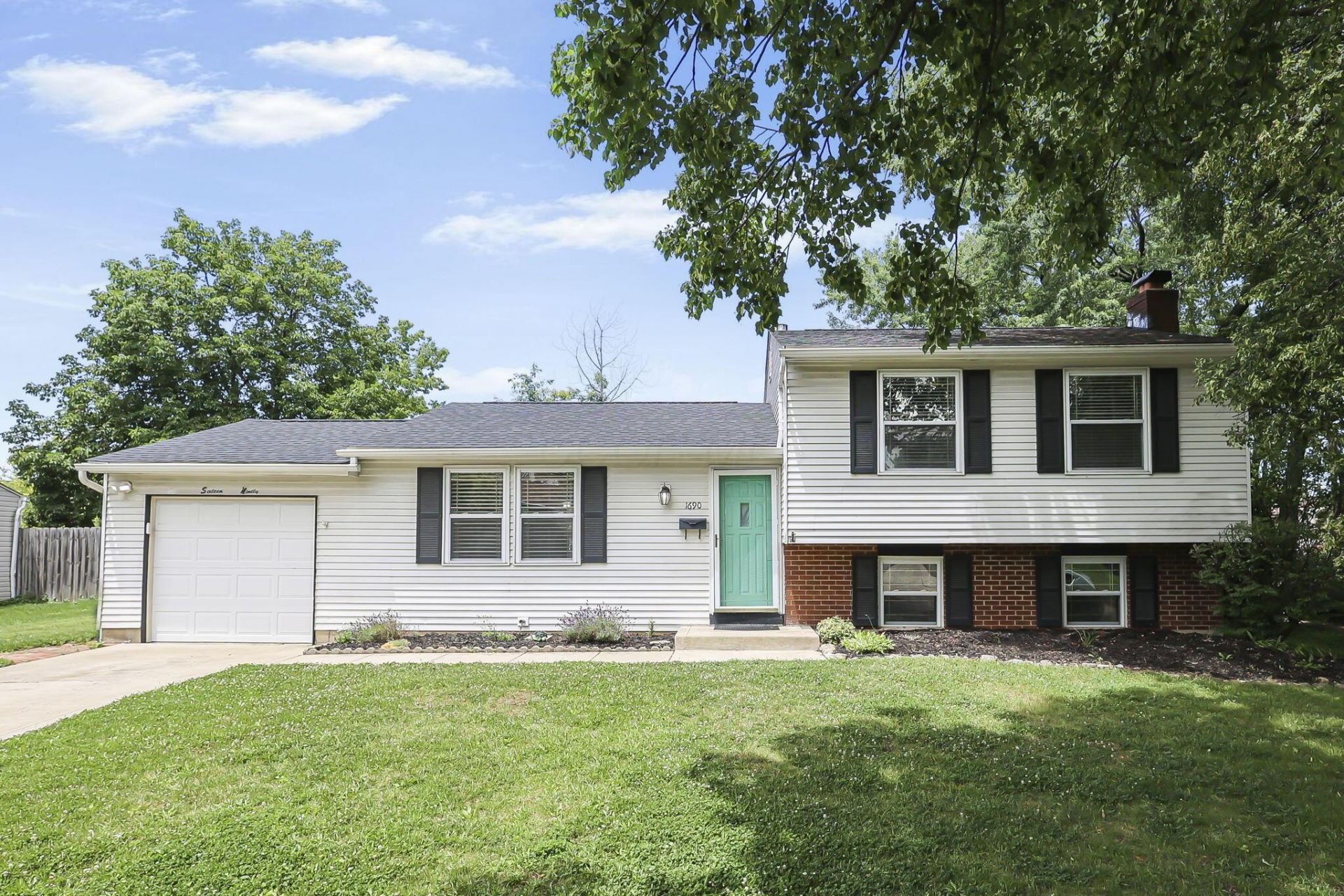 1690 Americana Court, Columbus, OH 43229 Main Photo