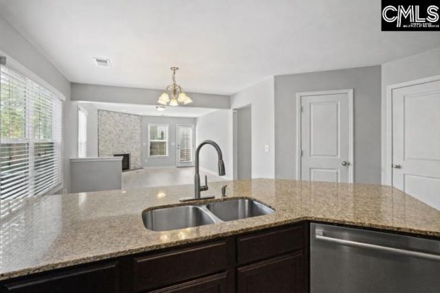213 Allans Mill Drive  Photo 7