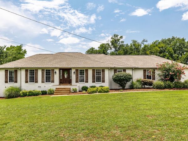 209 Brookhaven Drive , Gallatin, TN 37066