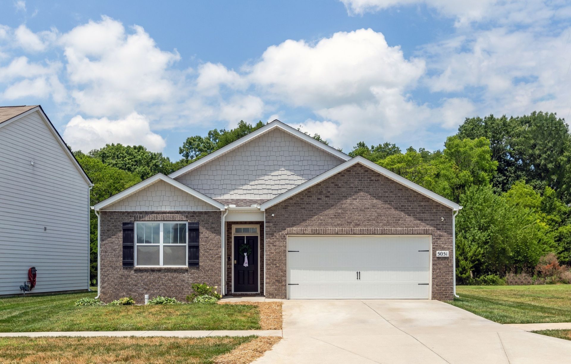5051 Hunters Village Dr, Lebanon, TN 37087 Main Photo