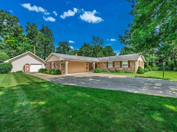 935 S Westchester Park Drive, Yorktown, IN 47396