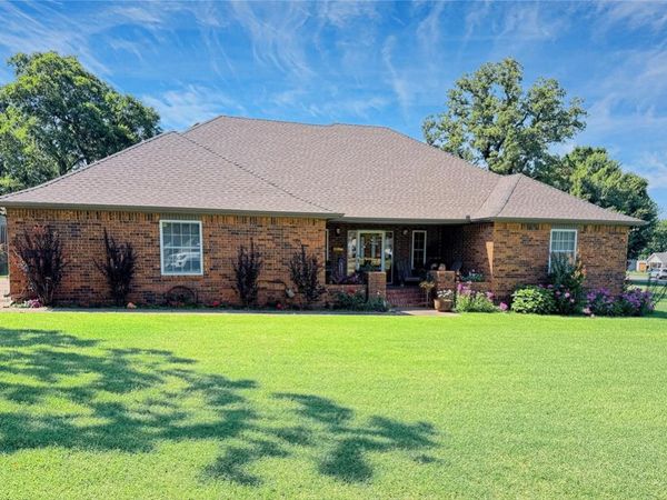 703 E 4th Street, Chandler, OK 74834