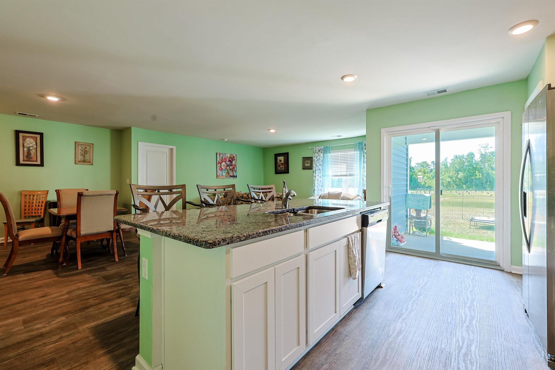 305 Woodcross Court  Photo 10