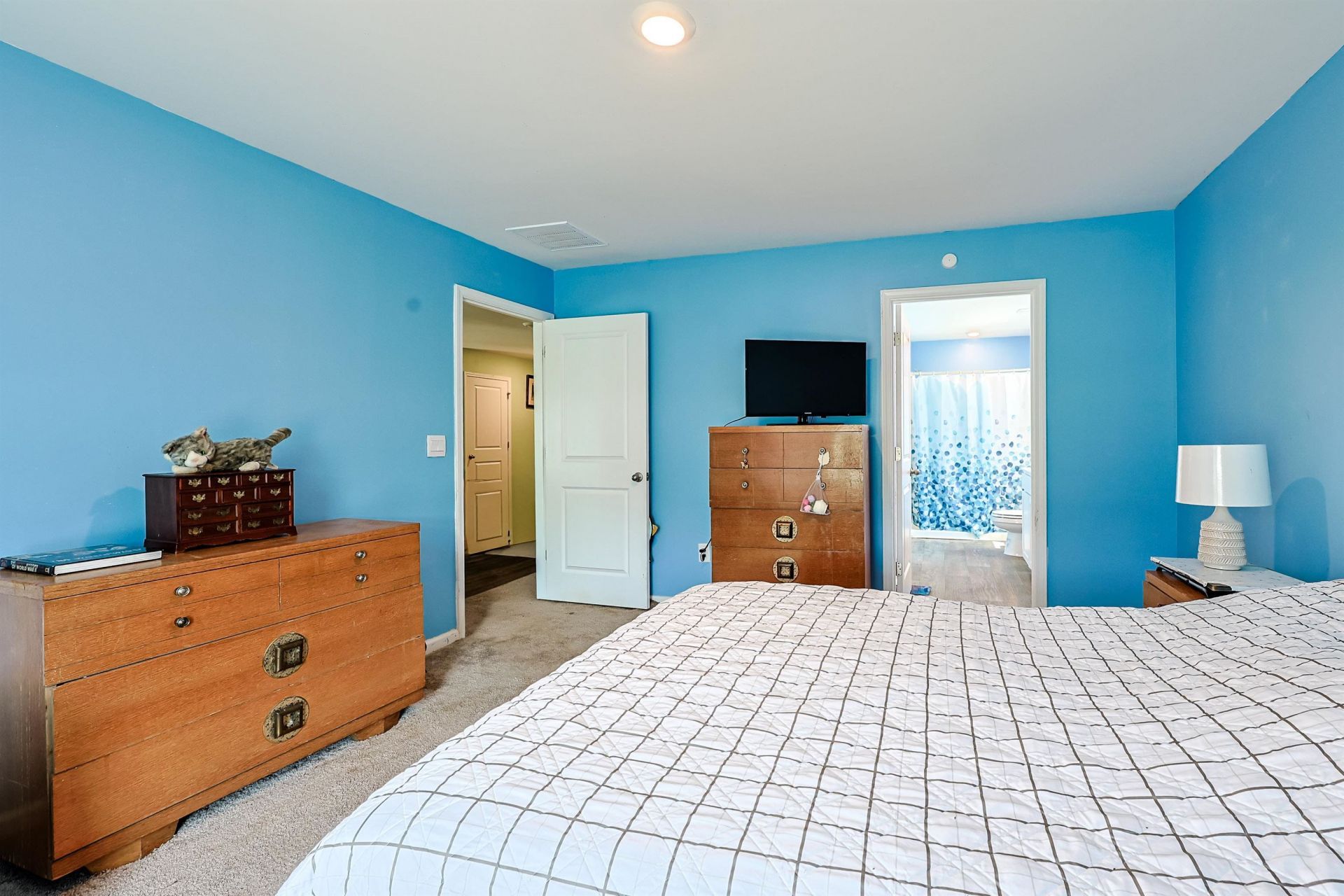 305 Woodcross Court  Photo 12