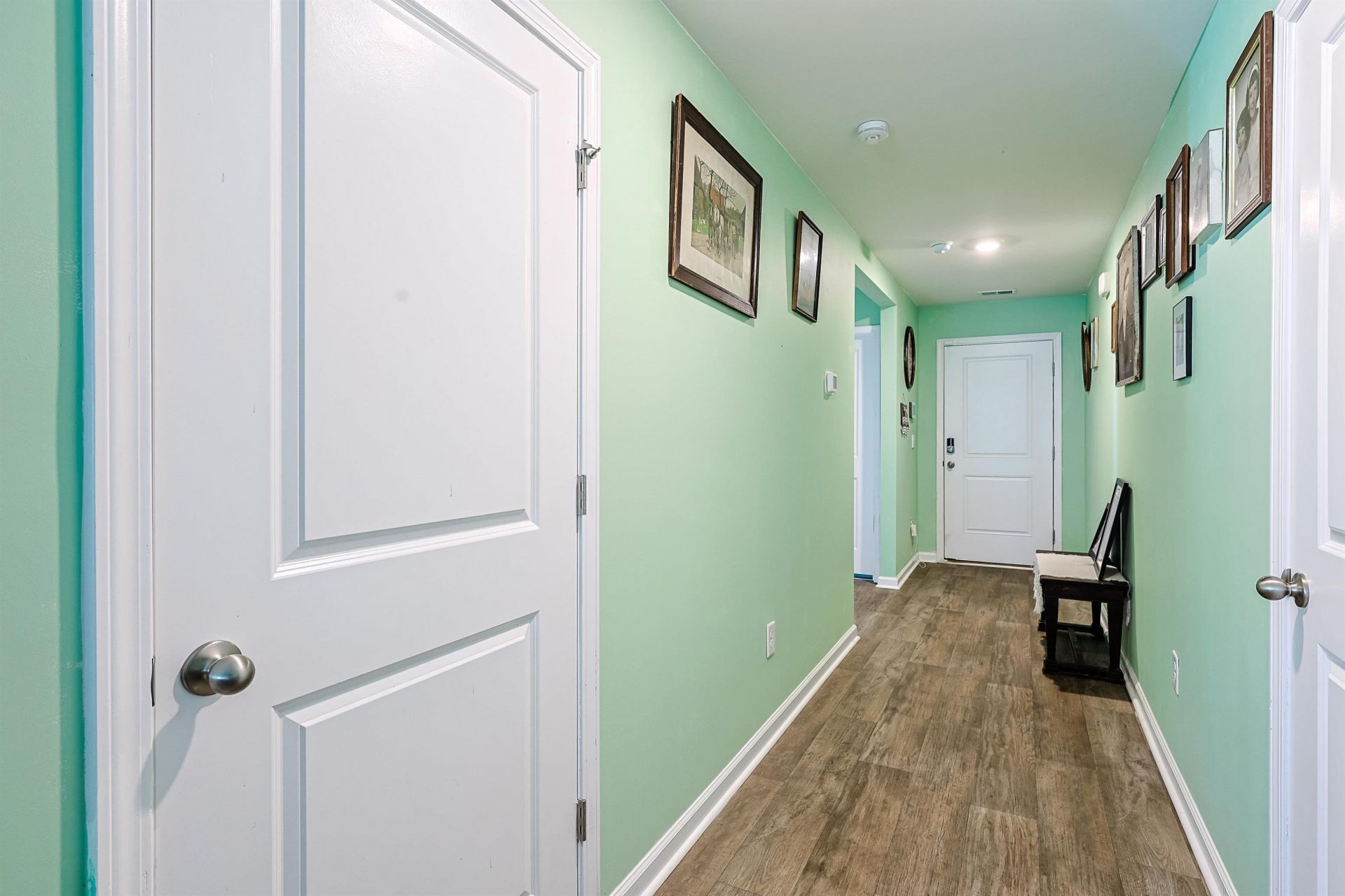 305 Woodcross Court  Photo 22