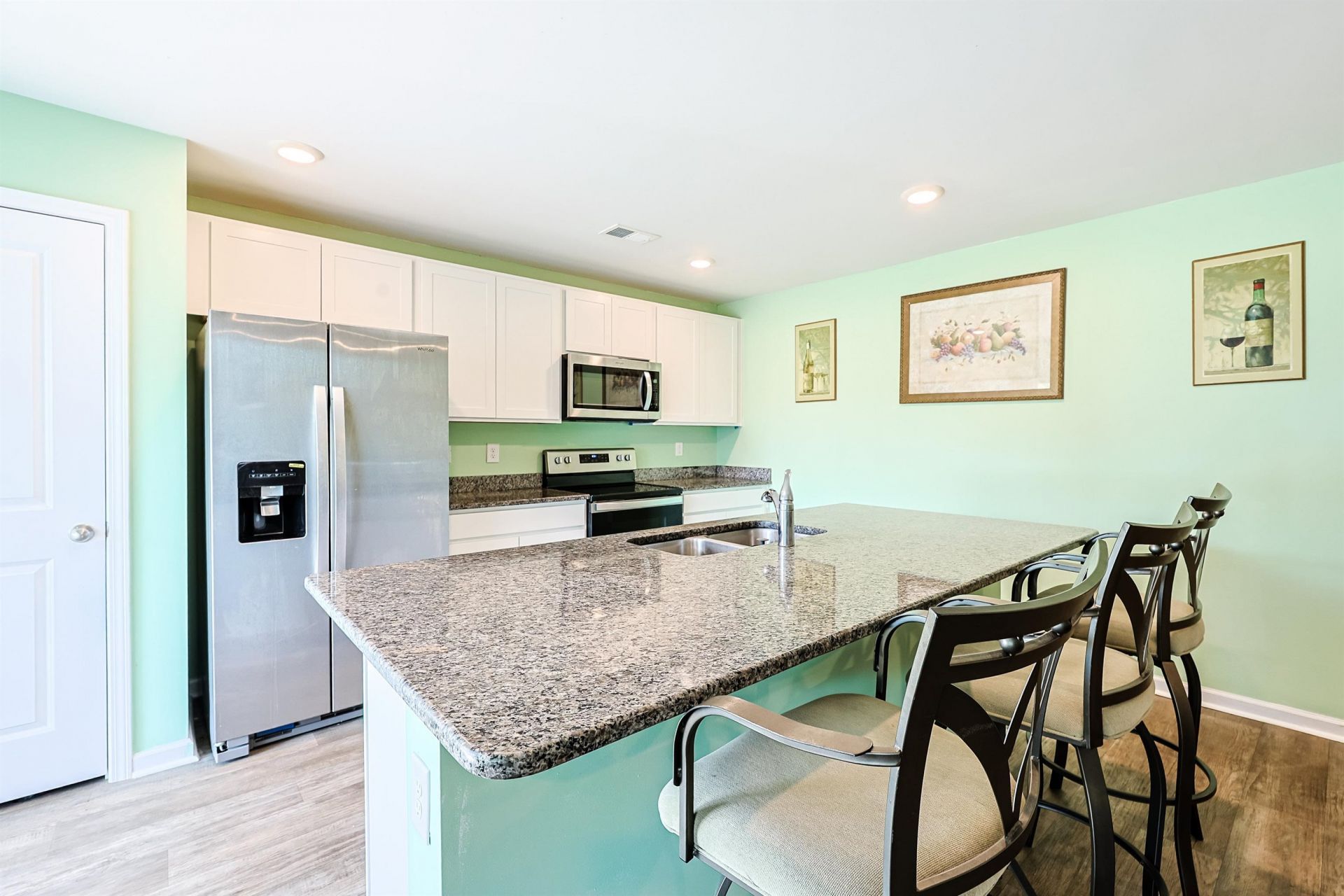 305 Woodcross Court  Photo 7
