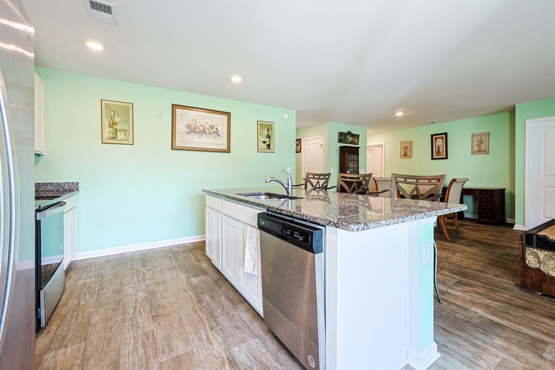305 Woodcross Court  Photo 8