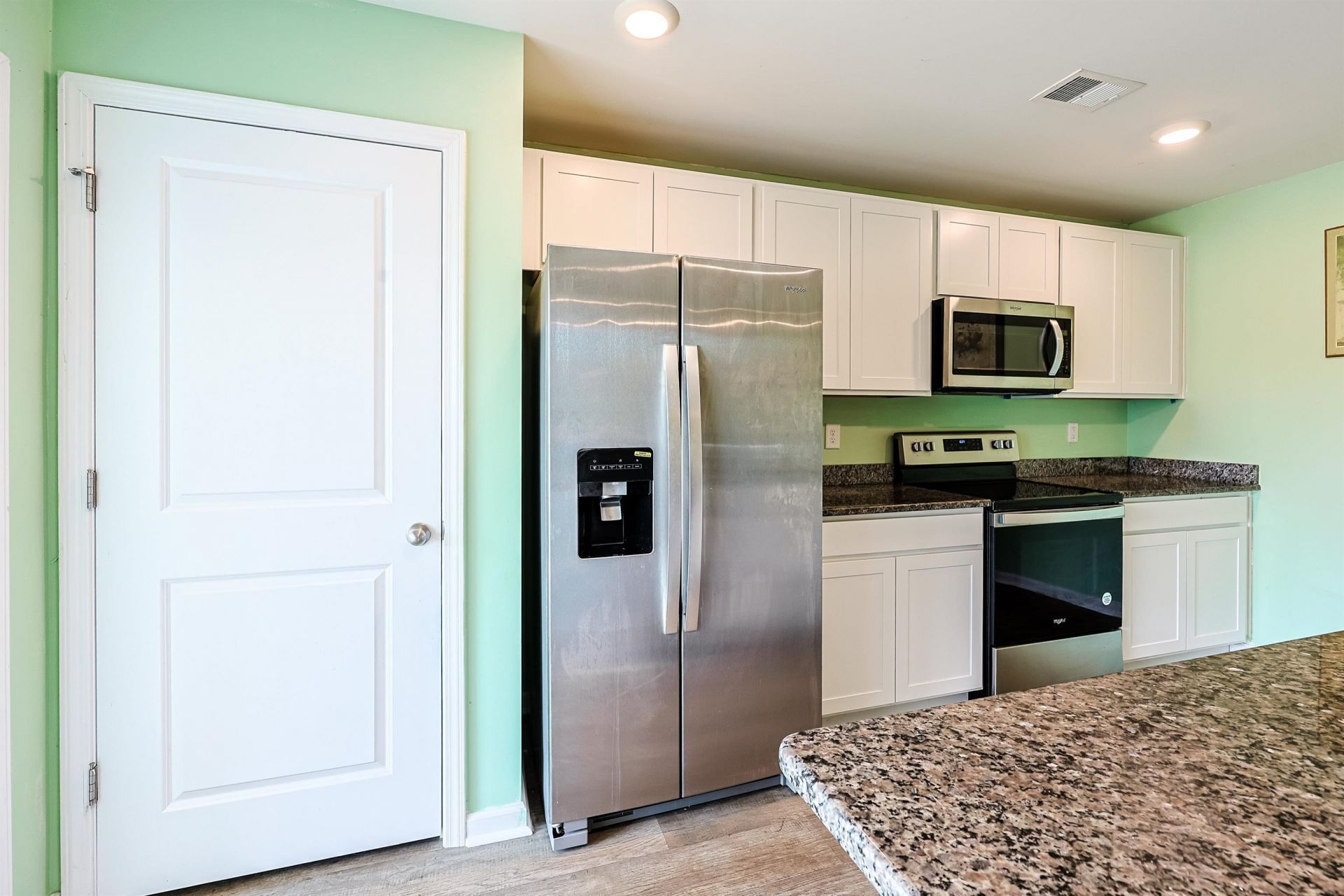 305 Woodcross Court  Photo 9