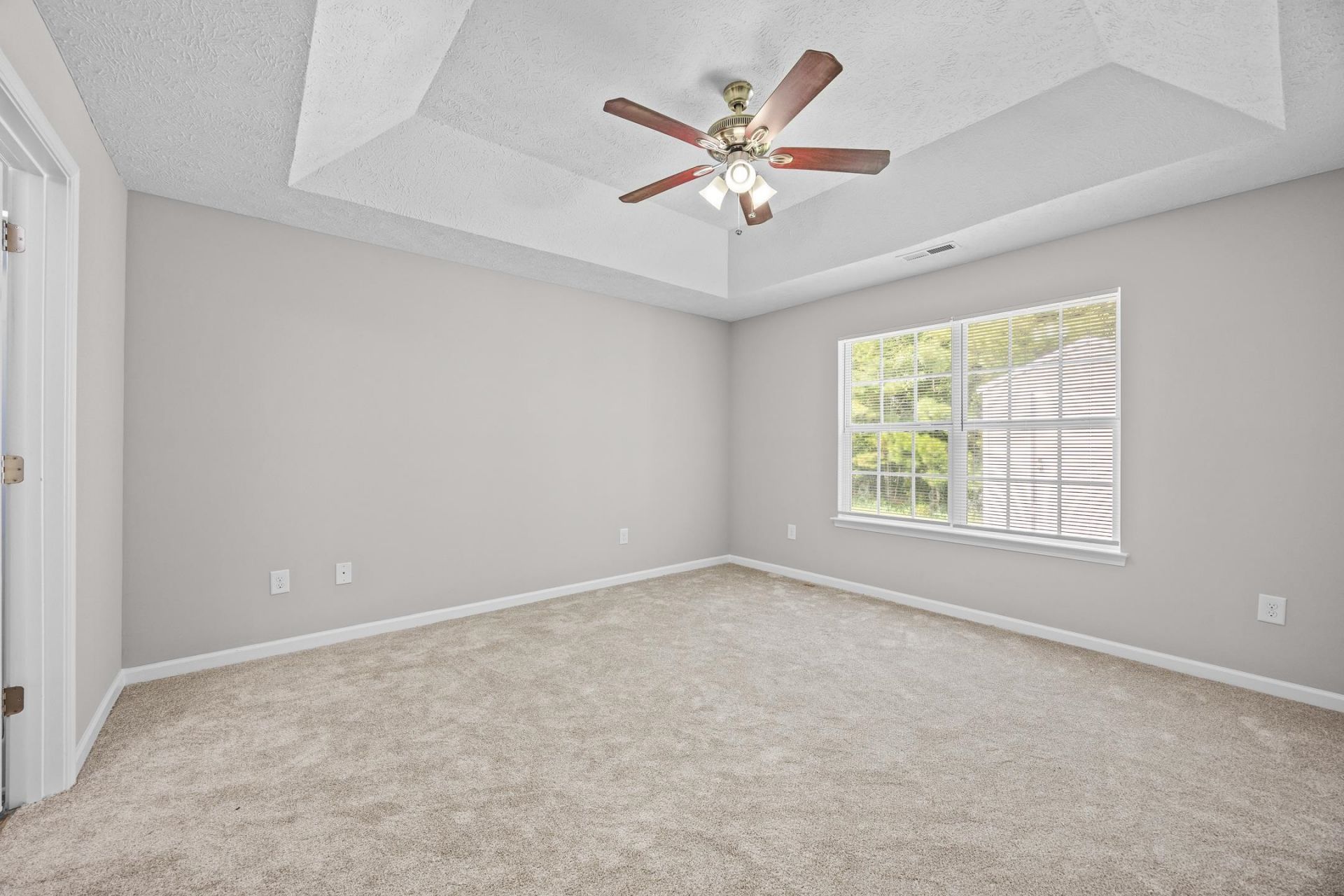 121 Emily Springs Dr. Photo 16