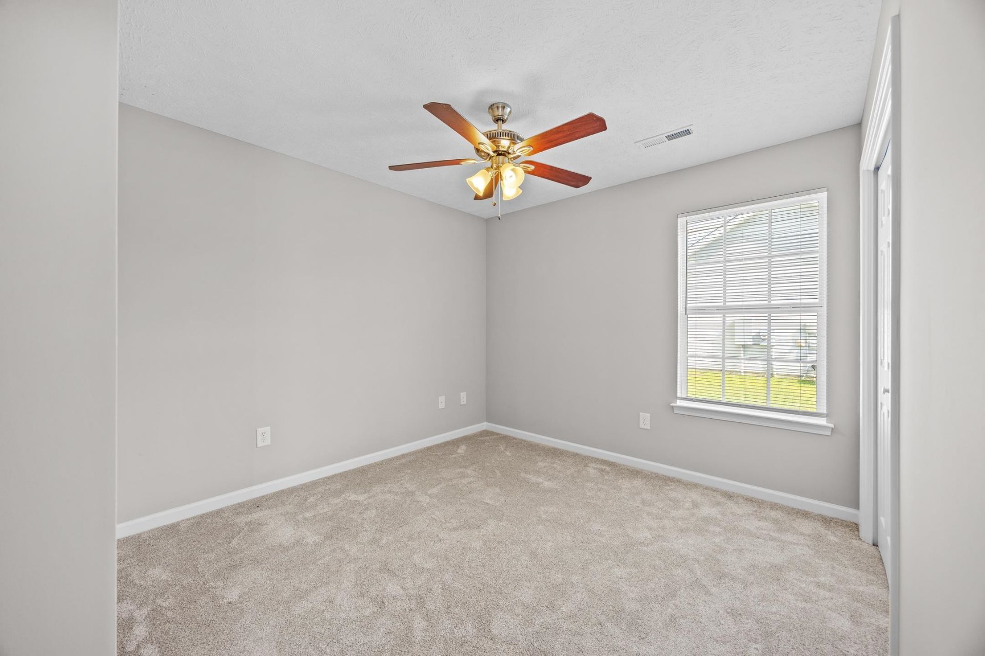 121 Emily Springs Dr. Photo 24
