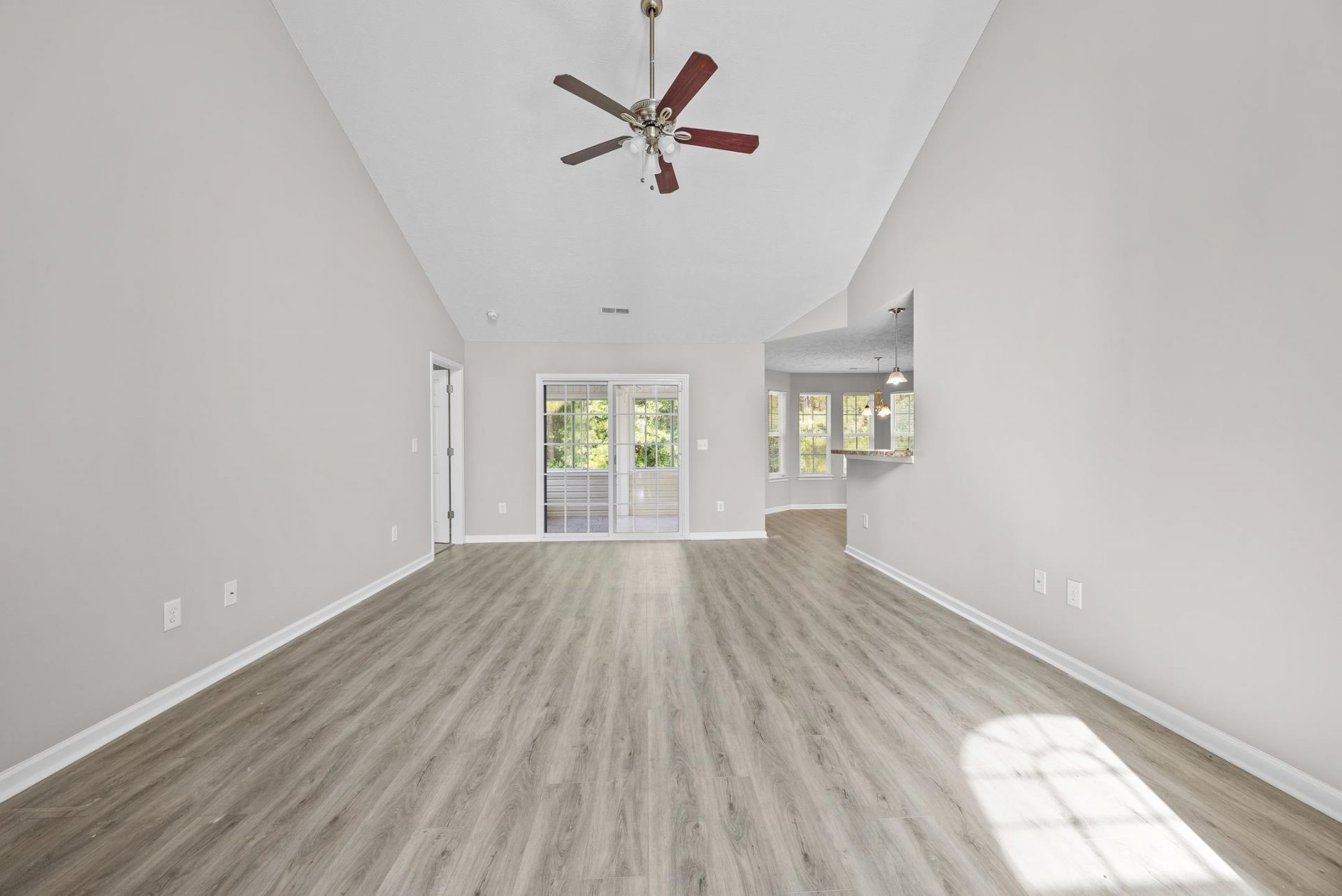 121 Emily Springs Dr. Photo 7