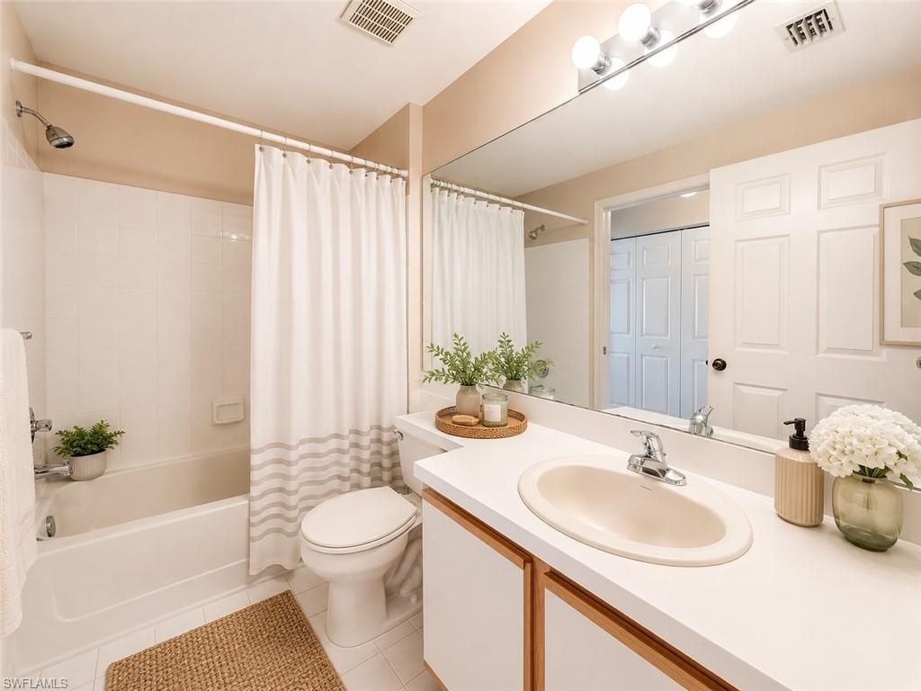 6490 Aragon Way, Unit 303, Fort Myers, FL 33966 Photo