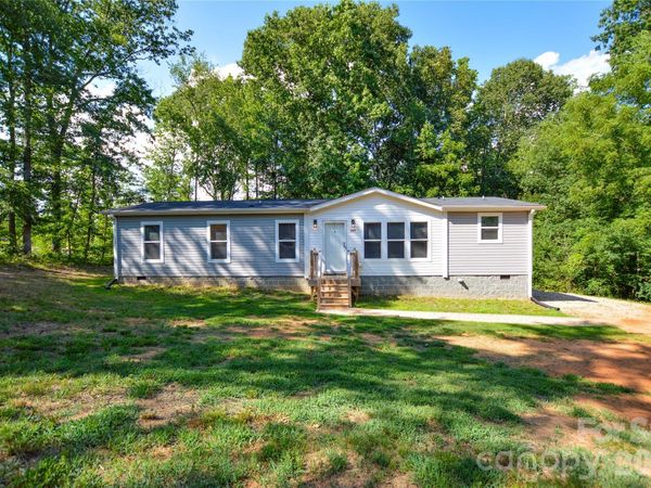 207 Pinehaven Drive , New London, NC 28127