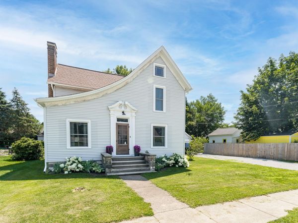 208 N Lagrave Street, Paw Paw, MI 49079