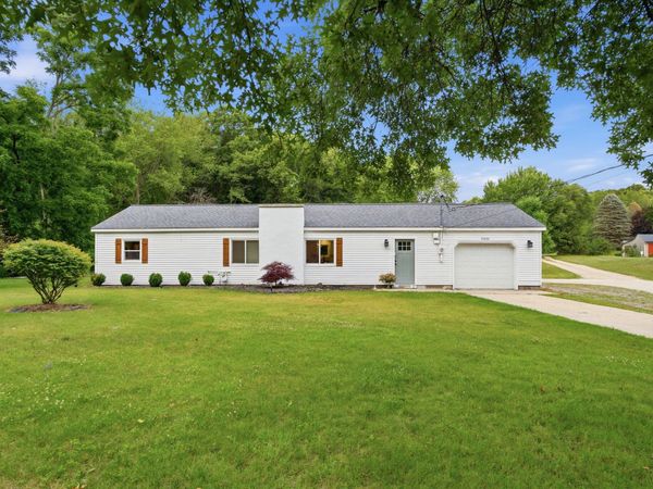 6436 Myers Lake Avenue NE, Rockford, MI 49341