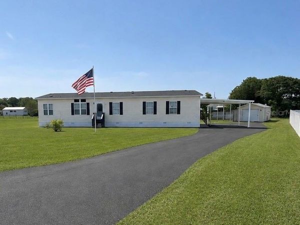 13718 COUNTY ROAD 109D-3 , LADY LAKE, FL 32159