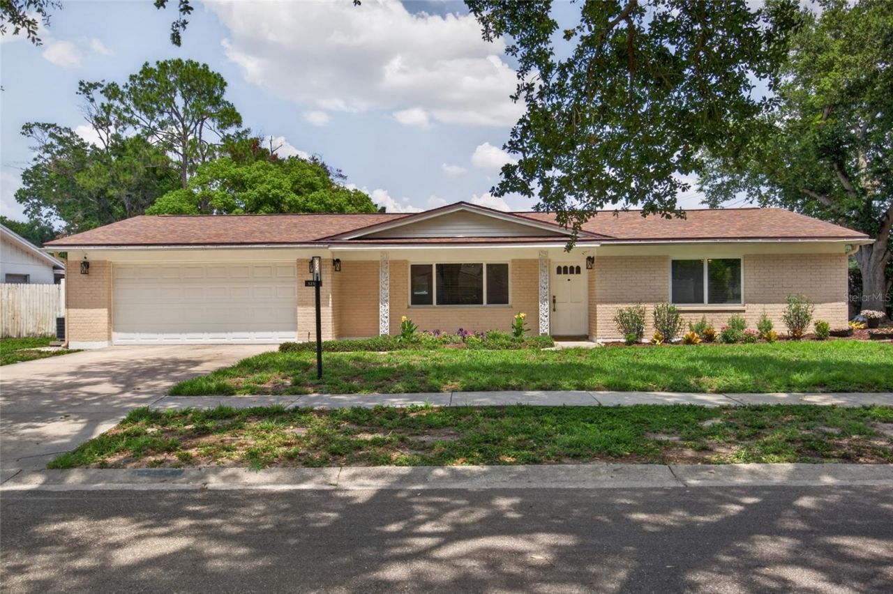 12501 Saint Charlotte Drive, Tampa, FL 33618 Main Photo