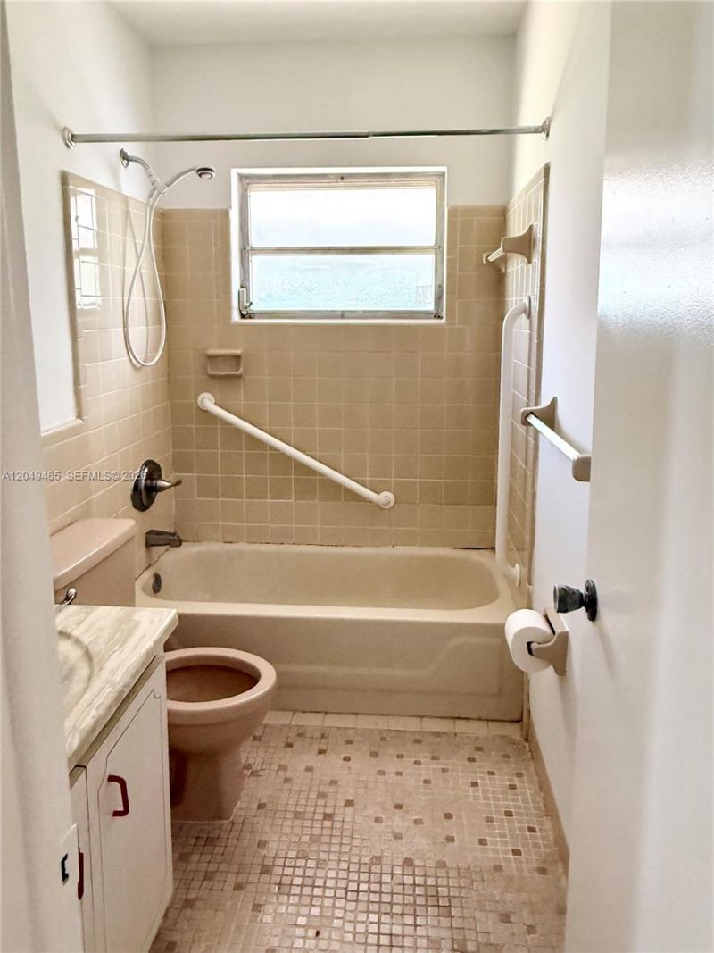 7008 NW 89th Ave , Tamarac, FL 33321 Photo