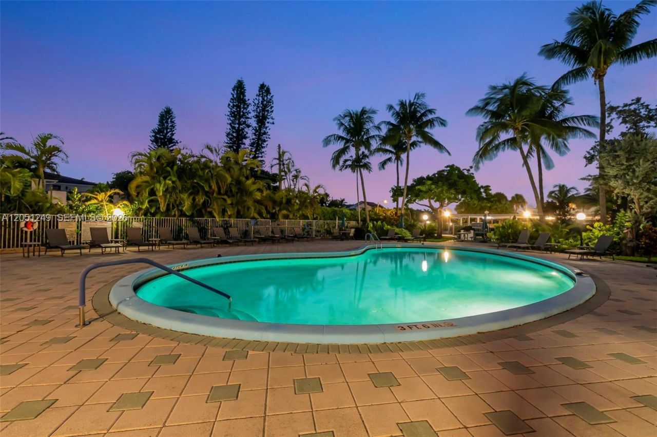 2851 S Ocean Blvd, Unit 4M, Boca Raton, FL 33432 Photo