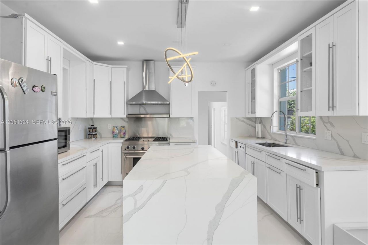 5824 Alton Rd, Miami Beach, FL 33140 Photo